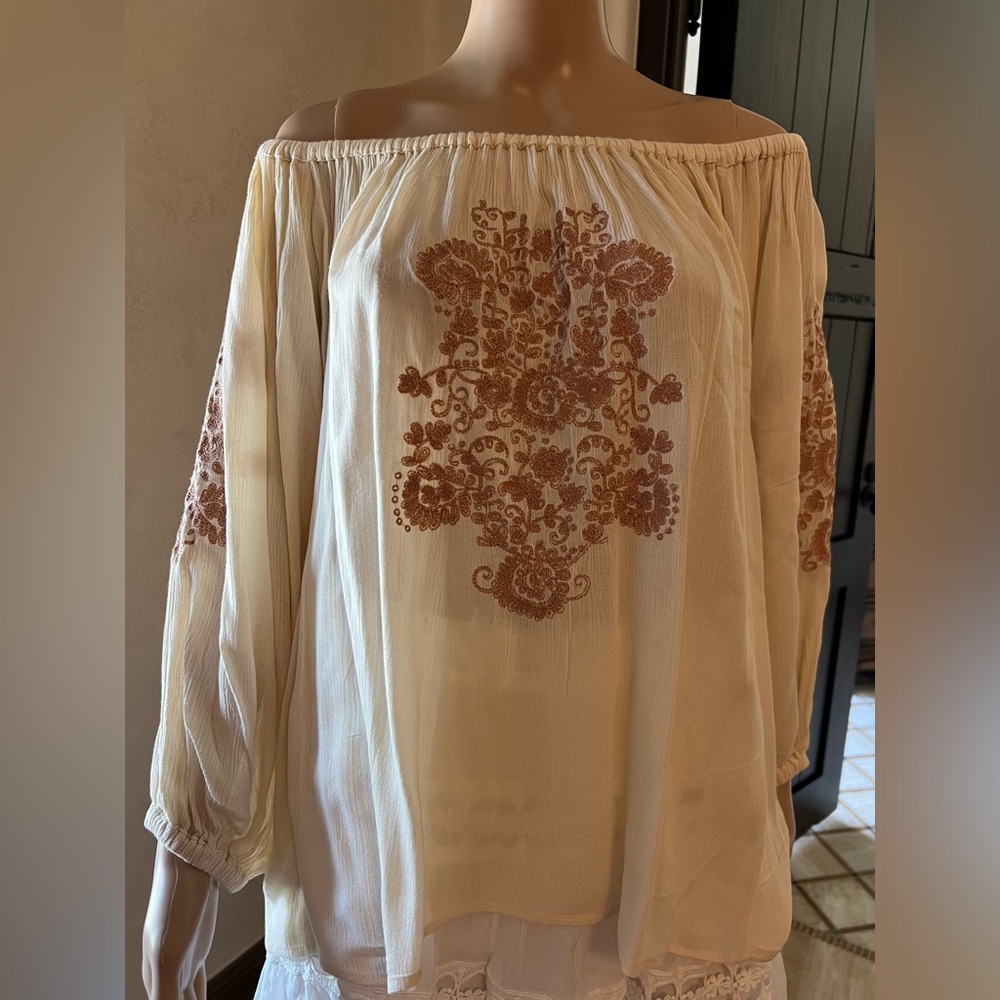 Ban Jara Embroidered Long Sleeve Blouse